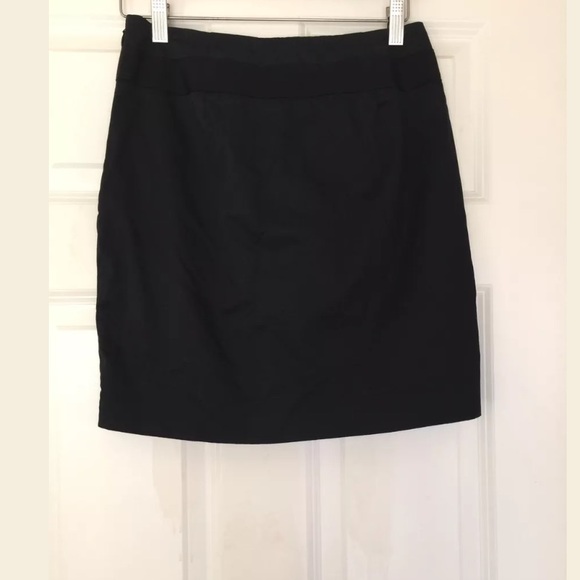 Banana Republic Tulip Skirt. Size petite 2. - Picture 2 of 4